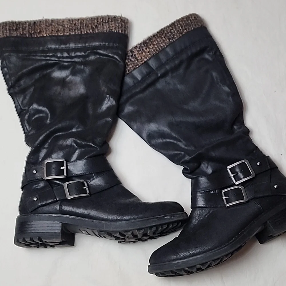 Torrid Boots 9 Wide Knee High Black Sweater Trim Faux Leather Zip Strappy Buckle